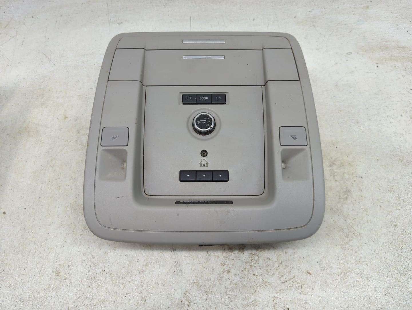 Gmc Yukon Xl 1500 Overhead Roof Console 1429974 - Oemusedautoparts1.com