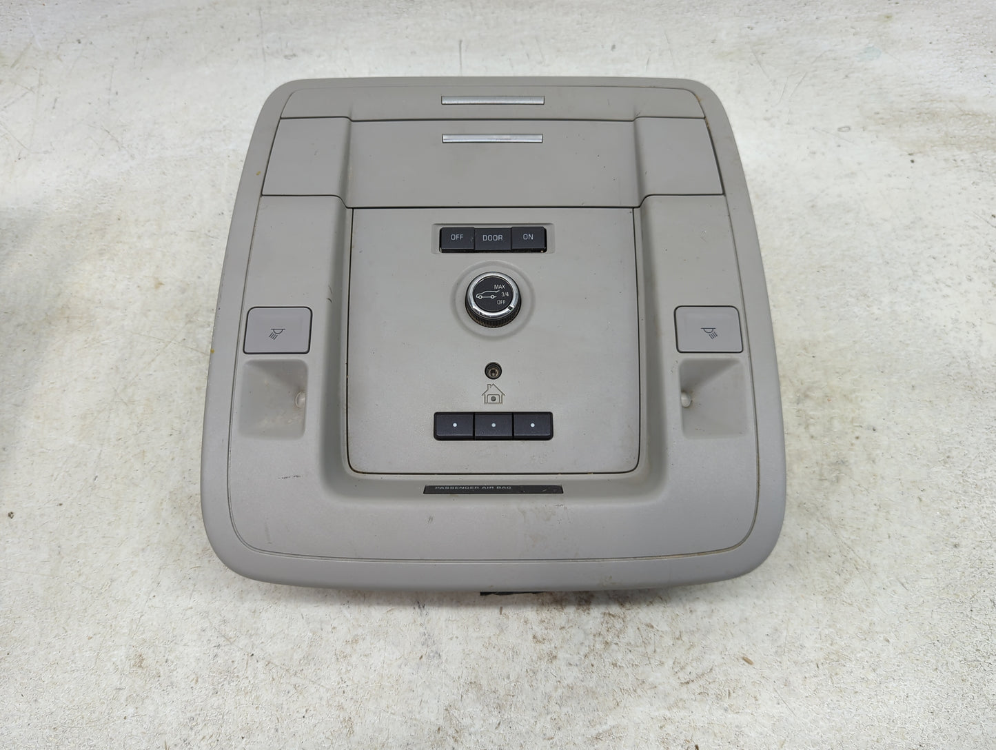 Gmc Yukon Xl 1500 Overhead Roof Console 1429974 - Oemusedautoparts1.com