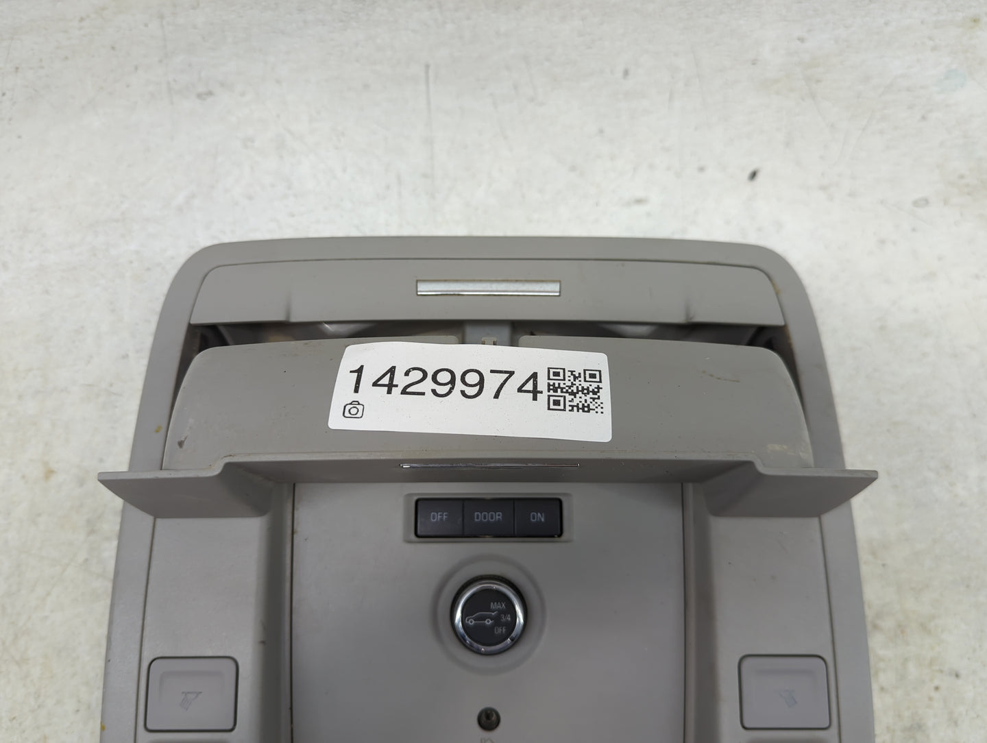 Gmc Yukon Xl 1500 Overhead Roof Console 1429974 - Oemusedautoparts1.com