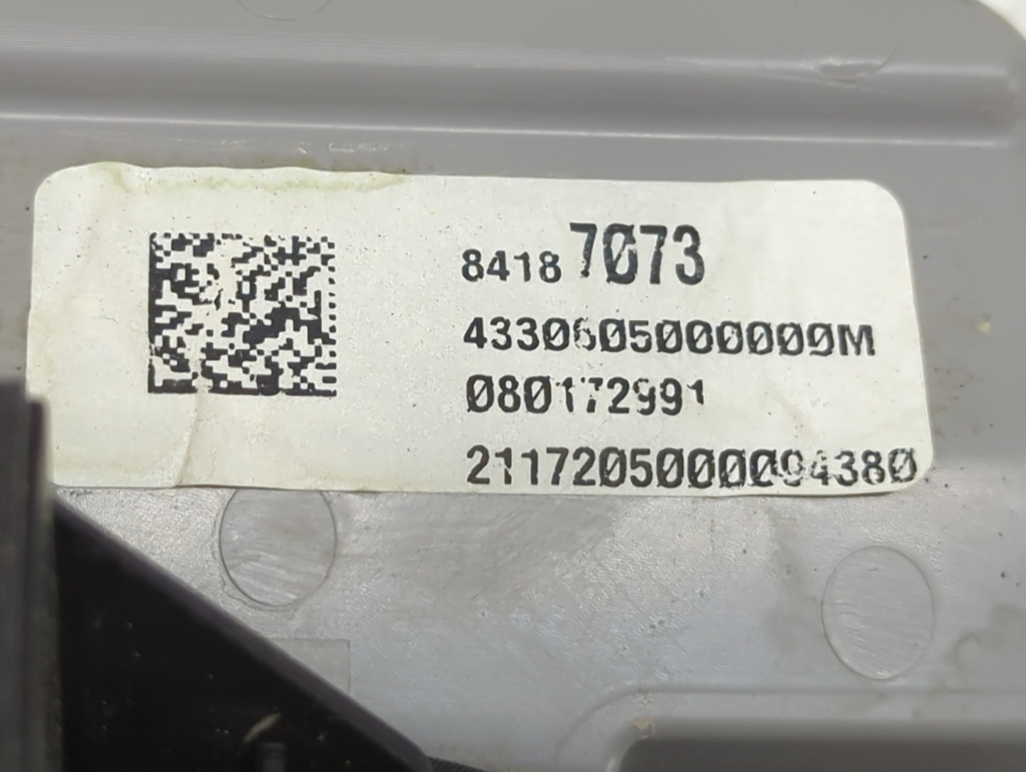 Gmc Yukon Xl 1500 Overhead Roof Console 1429974 - Oemusedautoparts1.com