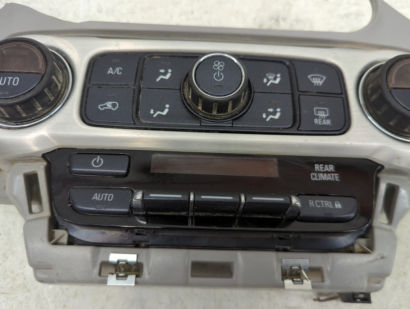 2018 Gmc Yukon Xl 1500 Climate Control Module Temperature AC/Heater Replacement P/N:84258727 Fits Fits 2017 2019 2020 OEM Us