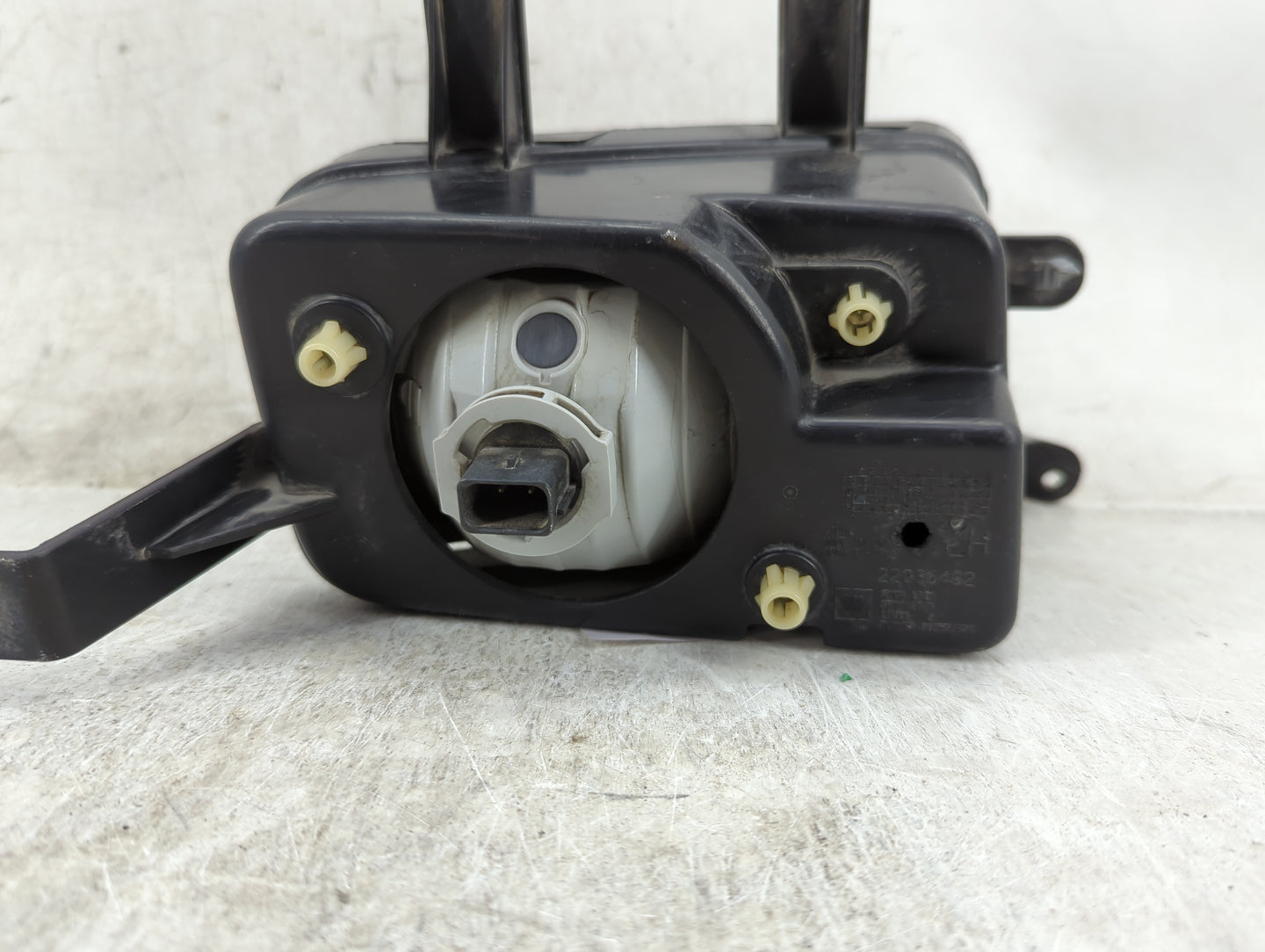 Gmc Yukon Xl 1500 Driver Left Oem Fog Light Lamp - Oemusedautoparts1.com