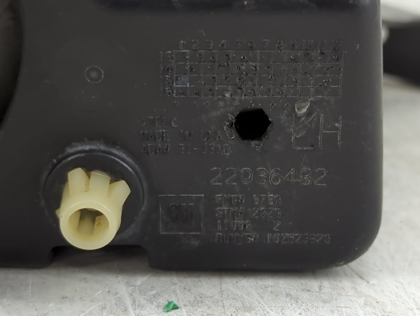 Gmc Yukon Xl 1500 Driver Left Oem Fog Light Lamp - Oemusedautoparts1.com