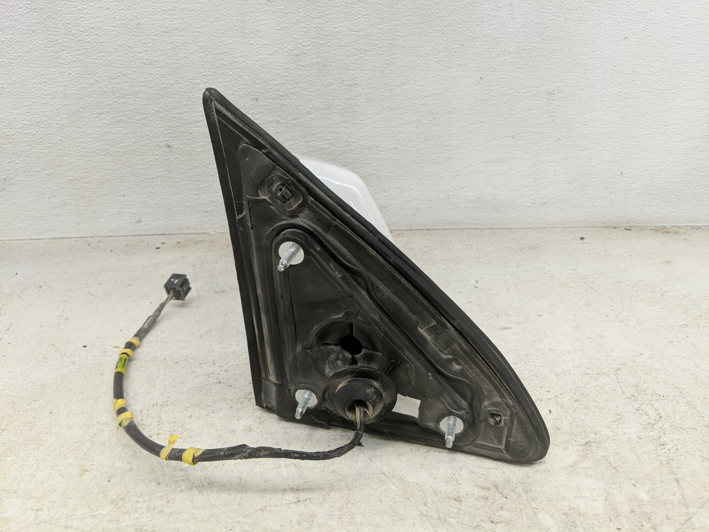 2018 Gmc Yukon Xl 1500 Driver Side View Mirror - Left Door Mirror OEM Used - Oemusedautoparts1.com