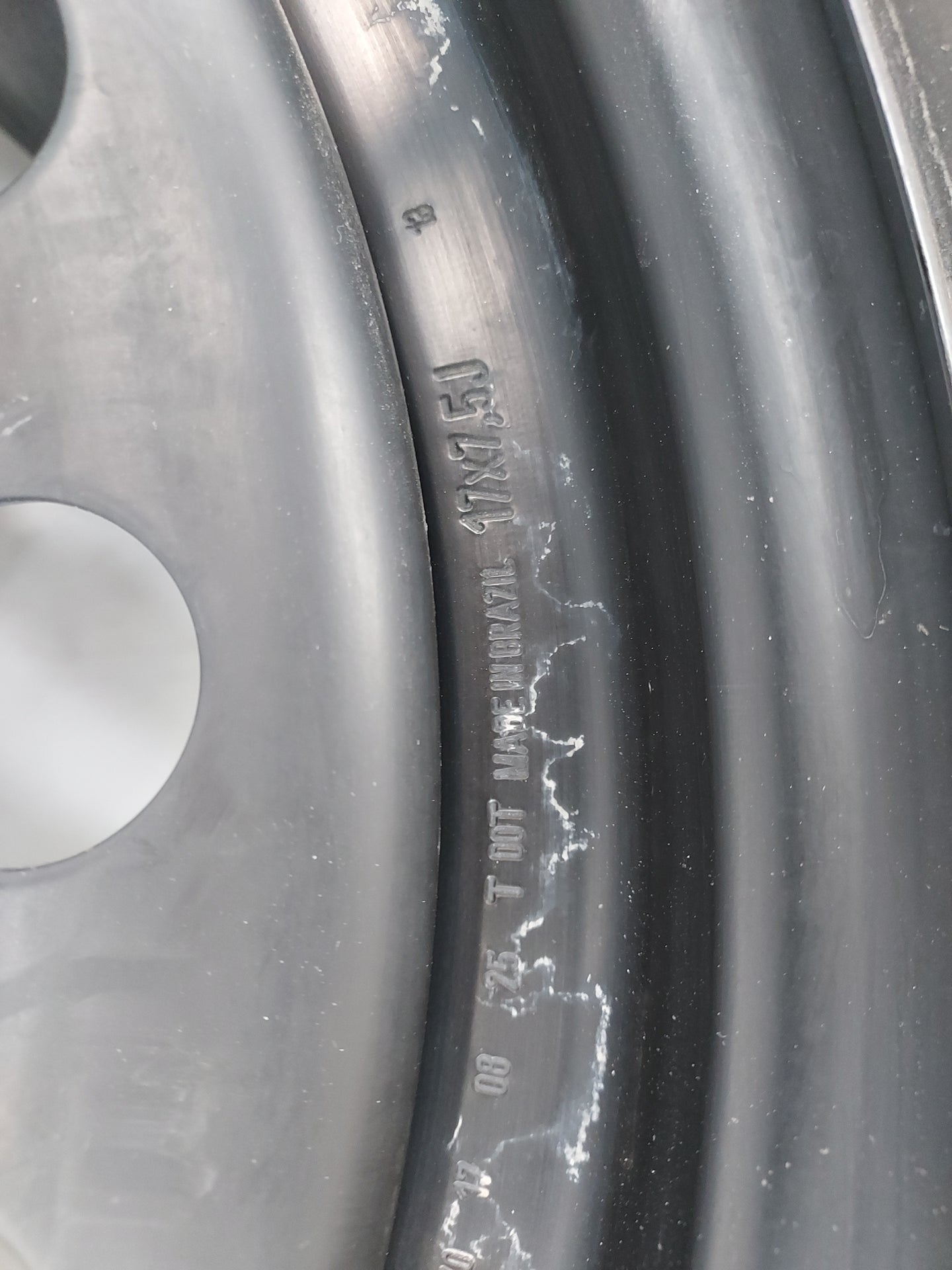 2007-2014 Gmc Yukon Xl 1500 Spare Donut Tire Wheel Rim Oem - Oemusedautoparts1.com