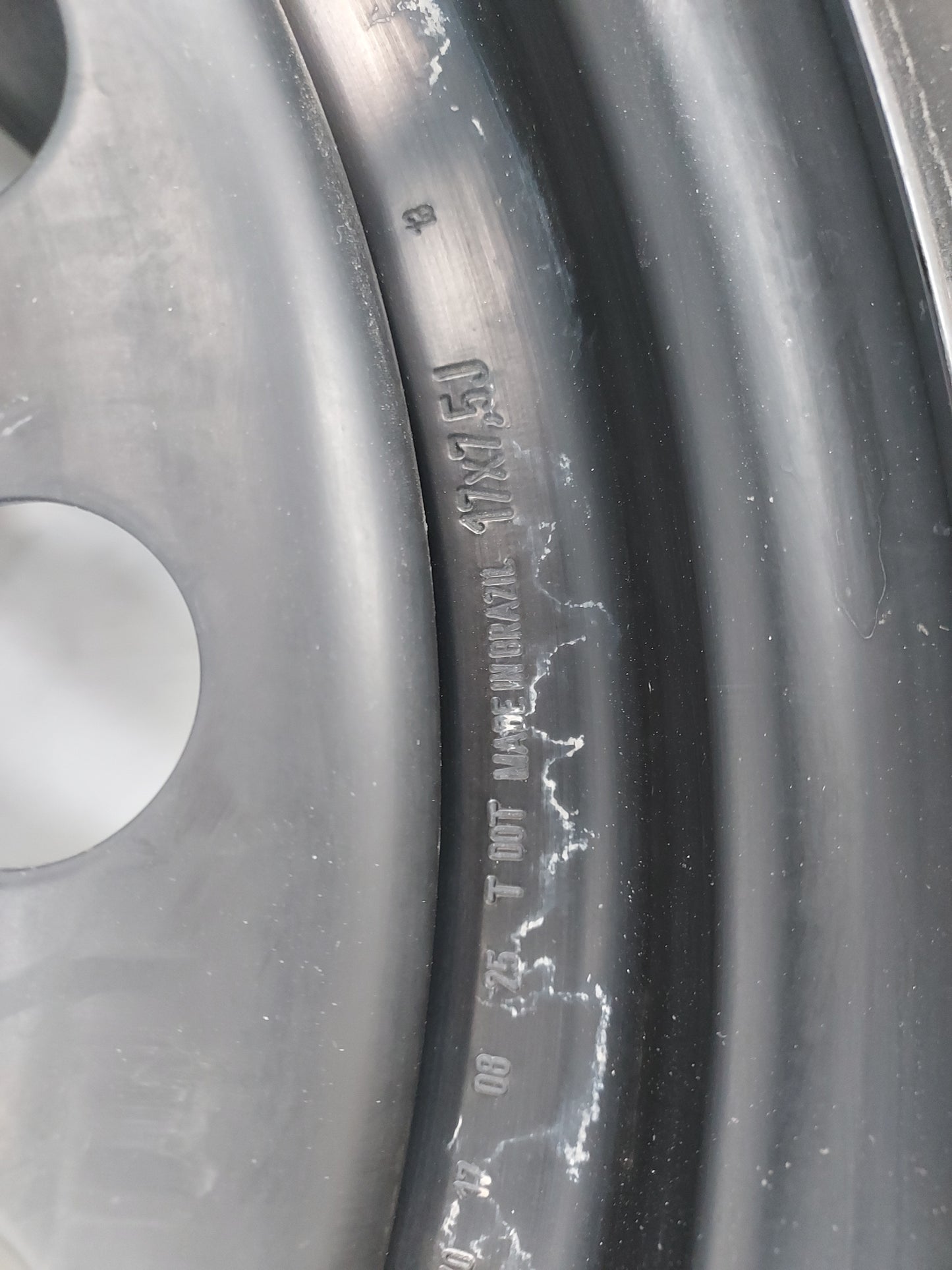 2007-2014 Gmc Yukon Xl 1500 Spare Donut Tire Wheel Rim Oem - Oemusedautoparts1.com