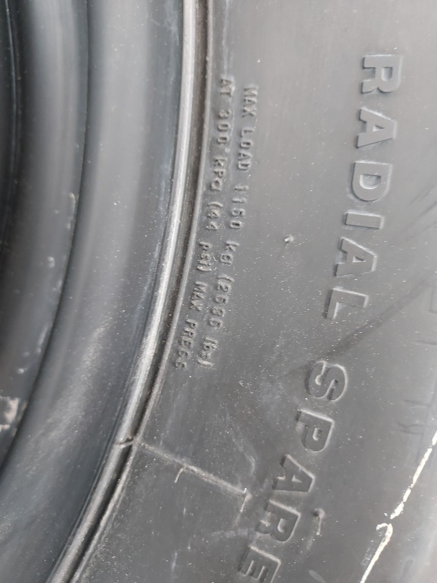 2007-2014 Gmc Yukon Xl 1500 Spare Donut Tire Wheel Rim Oem - Oemusedautoparts1.com