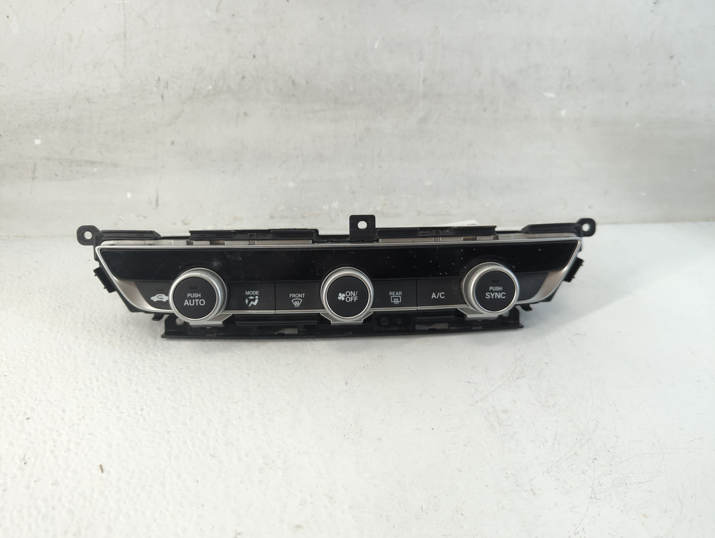 2018-2020 Honda Accord Climate Control Module Temperature AC/Heater Replacement P/N:79610TVAA016M1 Fits Fits 2018 2019 2020 