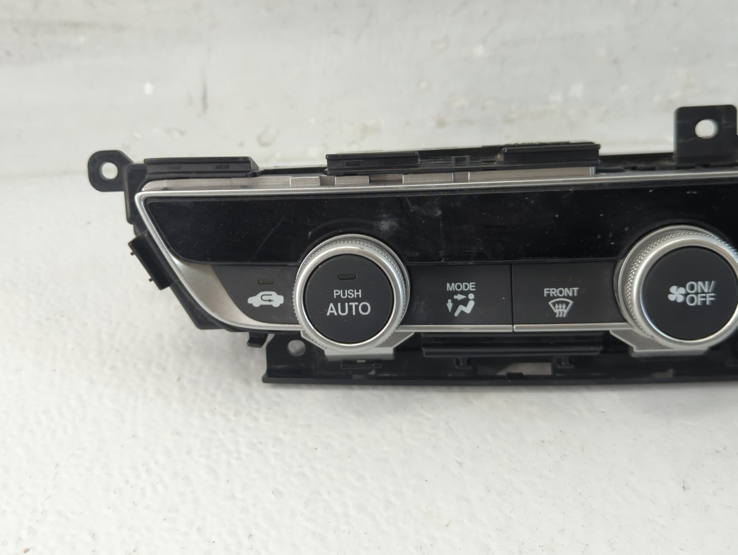 2018-2020 Honda Accord Climate Control Module Temperature AC/Heater Replacement P/N:79610TVAA016M1 Fits Fits 2018 2019 2020 