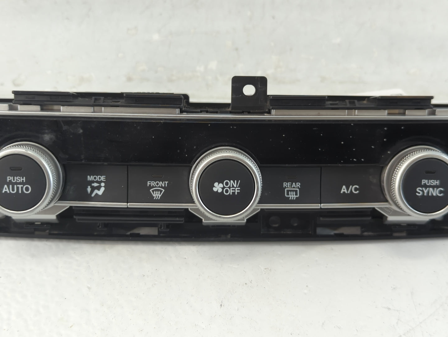 2018-2020 Honda Accord Climate Control Module Temperature AC/Heater Replacement P/N:79610TVAA016M1 Fits Fits 2018 2019 2020 