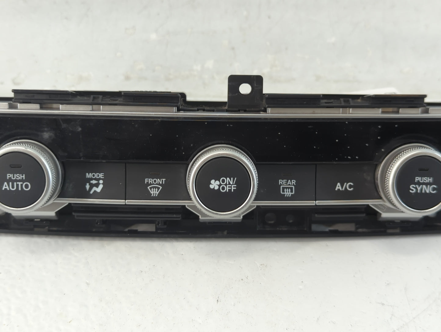 2018-2020 Honda Accord Climate Control Module Temperature AC/Heater Replacement P/N:79610TVAA016M1 Fits Fits 2018 2019 2020 