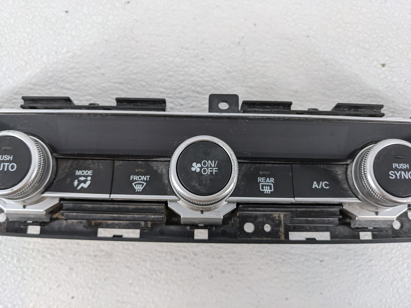 2018-2020 Honda Accord Climate Control Module Temperature AC/Heater Replacement P/N:79610TVAA016M1 Fits Fits 2018 2019 2020 