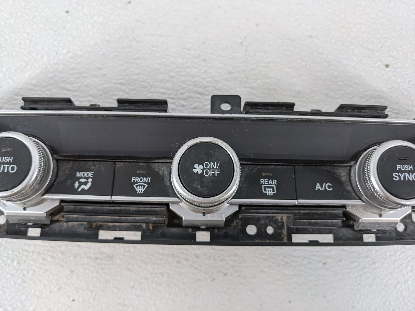 2018-2020 Honda Accord Climate Control Module Temperature AC/Heater Replacement P/N:79610TVAA016M1 Fits Fits 2018 2019 2020 