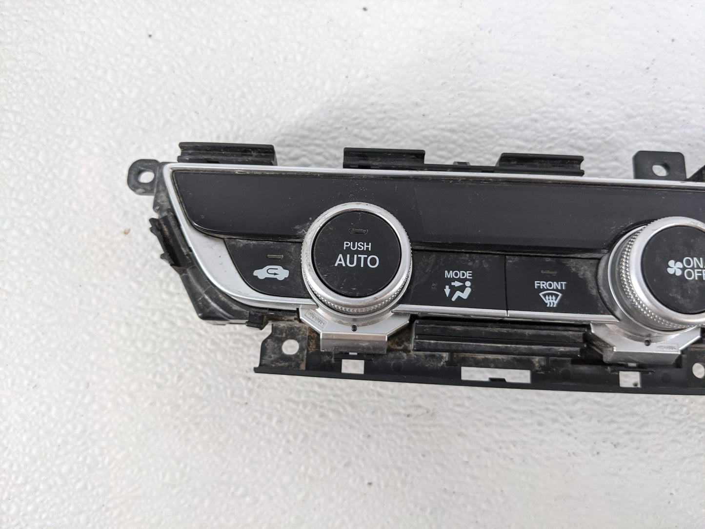 2018-2020 Honda Accord Climate Control Module Temperature AC/Heater Replacement P/N:79610TVAA016M1 Fits Fits 2018 2019 2020 