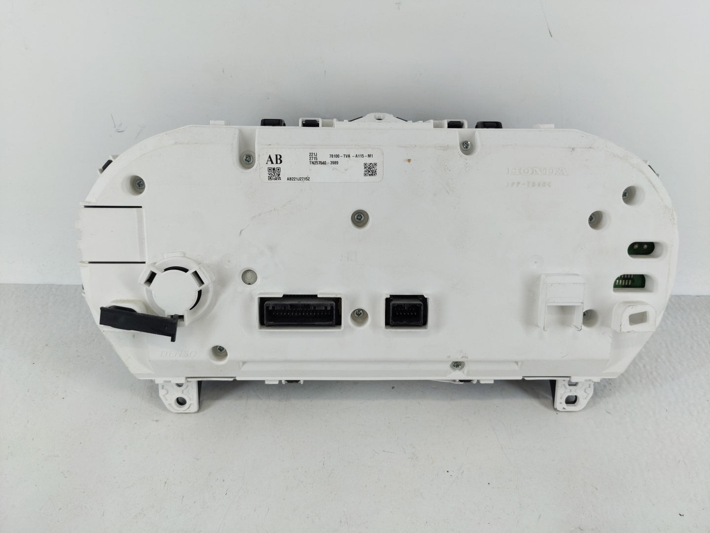 2018-2020 Honda Accord Instrument Cluster Speedometer Gauges P/N:78100-TVA-A115-M1 Fits Fits 2018 2019 2020 OEM Used Auto Pa