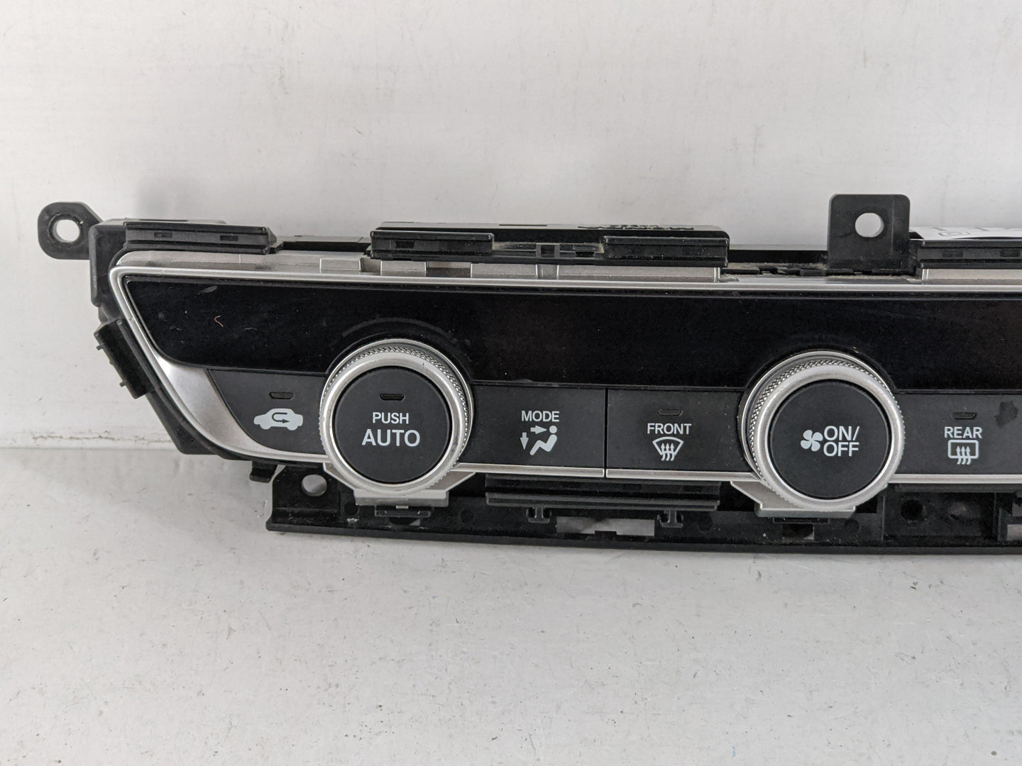 2018-2020 Honda Accord Climate Control Module Temperature AC/Heater Replacement P/N:79610TVAA016M1 Fits Fits 2018 2019 2020 