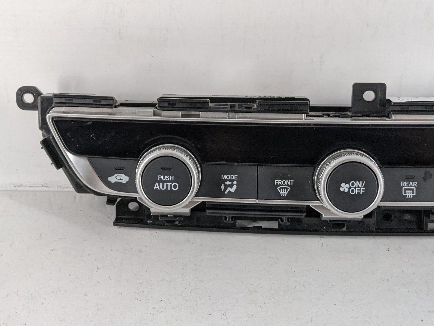 2018-2020 Honda Accord Climate Control Module Temperature AC/Heater Replacement P/N:79610TVAA016M1 Fits Fits 2018 2019 2020 