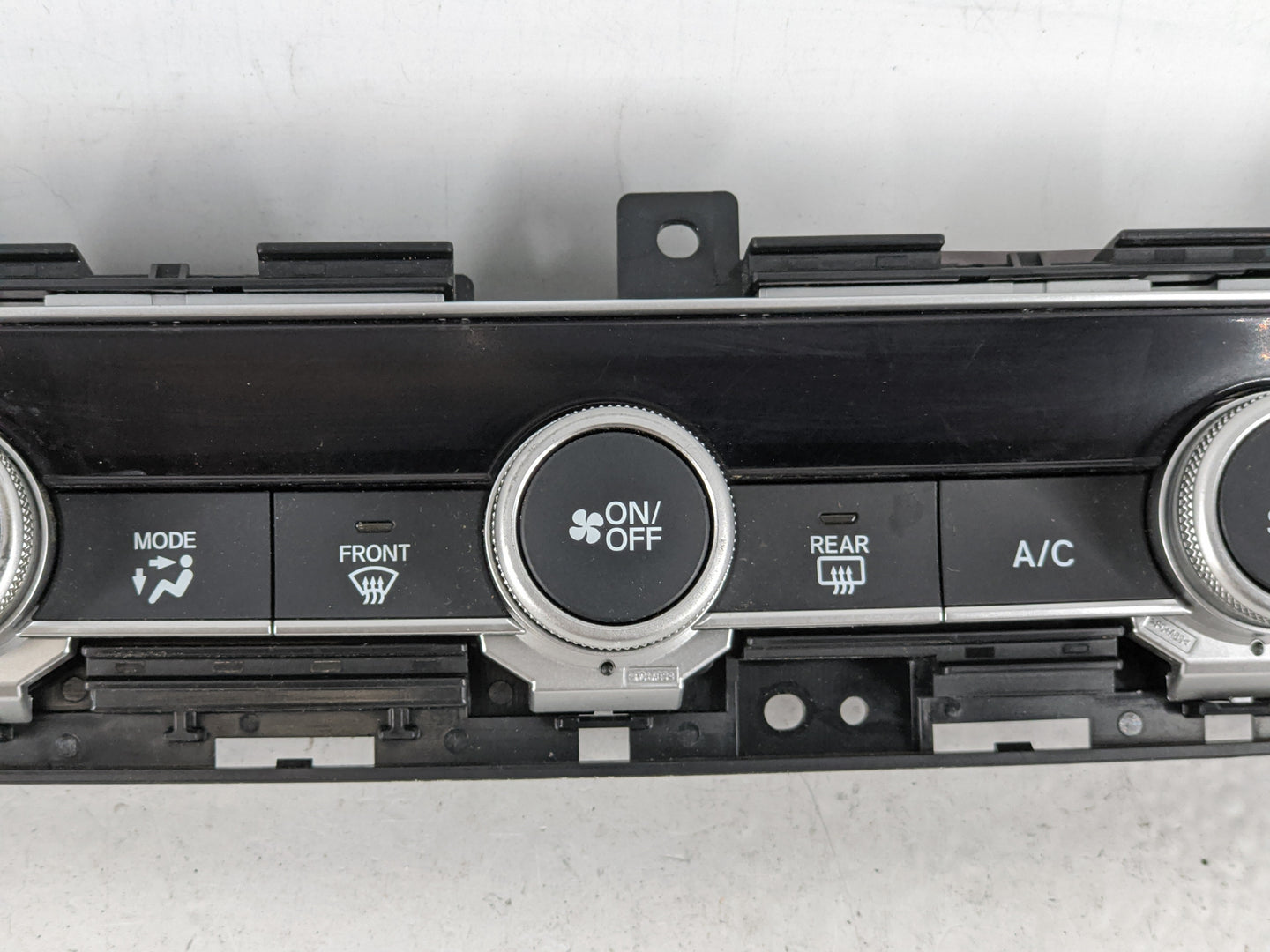 2018-2020 Honda Accord Climate Control Module Temperature AC/Heater Replacement P/N:79610TVAA016M1 Fits Fits 2018 2019 2020 