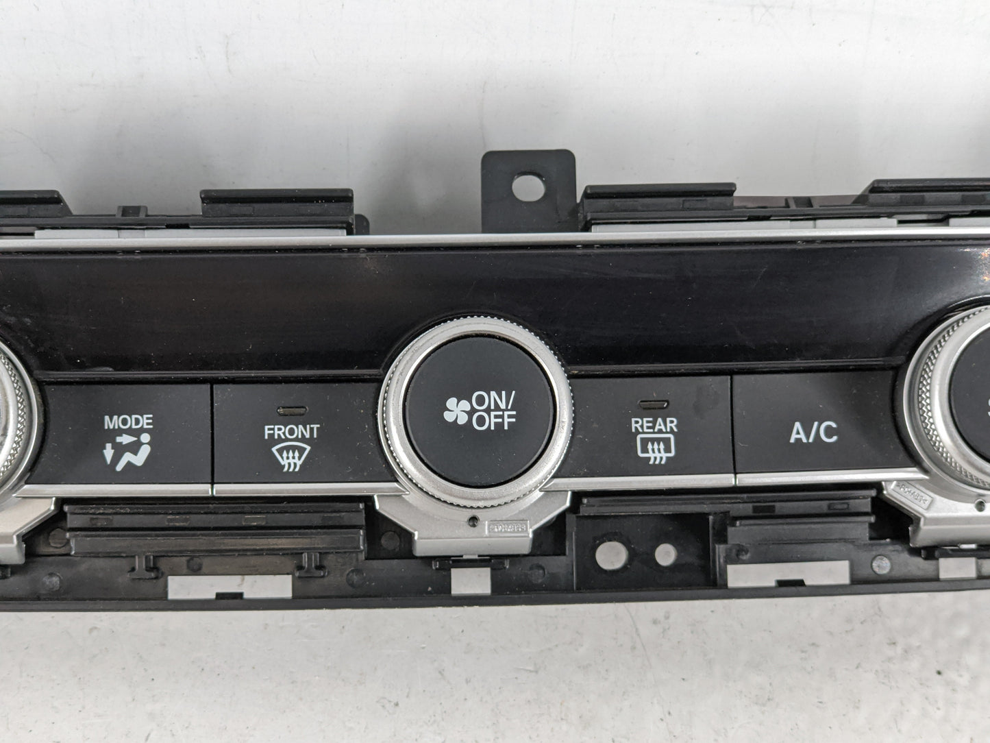 2018-2020 Honda Accord Climate Control Module Temperature AC/Heater Replacement P/N:79610TVAA016M1 Fits Fits 2018 2019 2020 