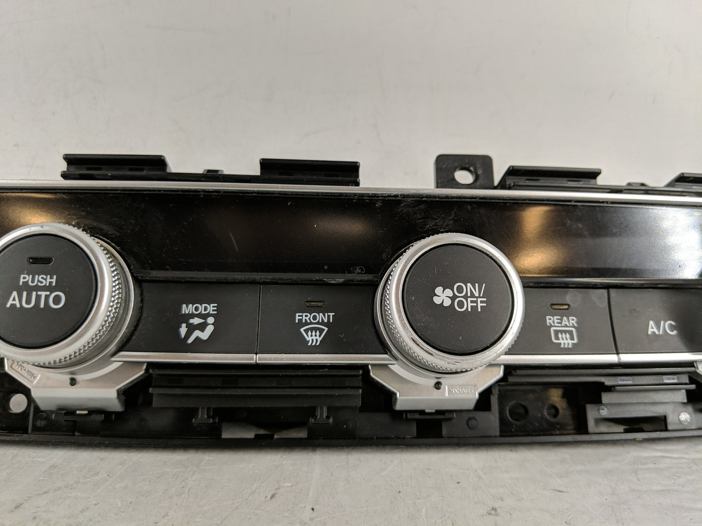 2018-2020 Honda Accord Climate Control Module Temperature AC/Heater Replacement P/N:PBT-GF30 79610TVAA016M1 Fits OEM Used Au