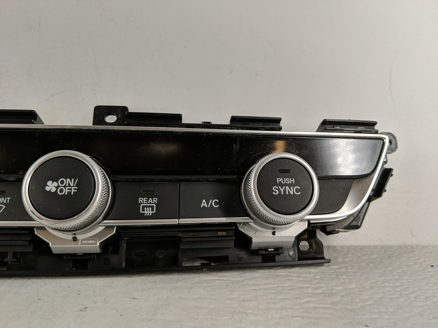 2018-2020 Honda Accord Climate Control Module Temperature AC/Heater Replacement P/N:PBT-GF30 79610TVAA016M1 Fits OEM Used Au