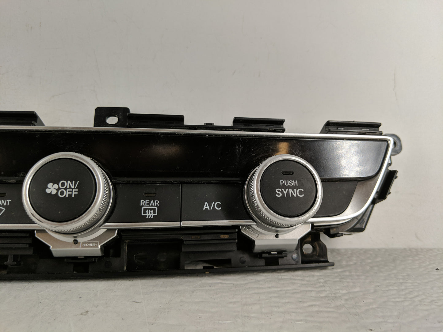 2018-2020 Honda Accord Climate Control Module Temperature AC/Heater Replacement P/N:PBT-GF30 79610TVAA016M1 Fits OEM Used Au