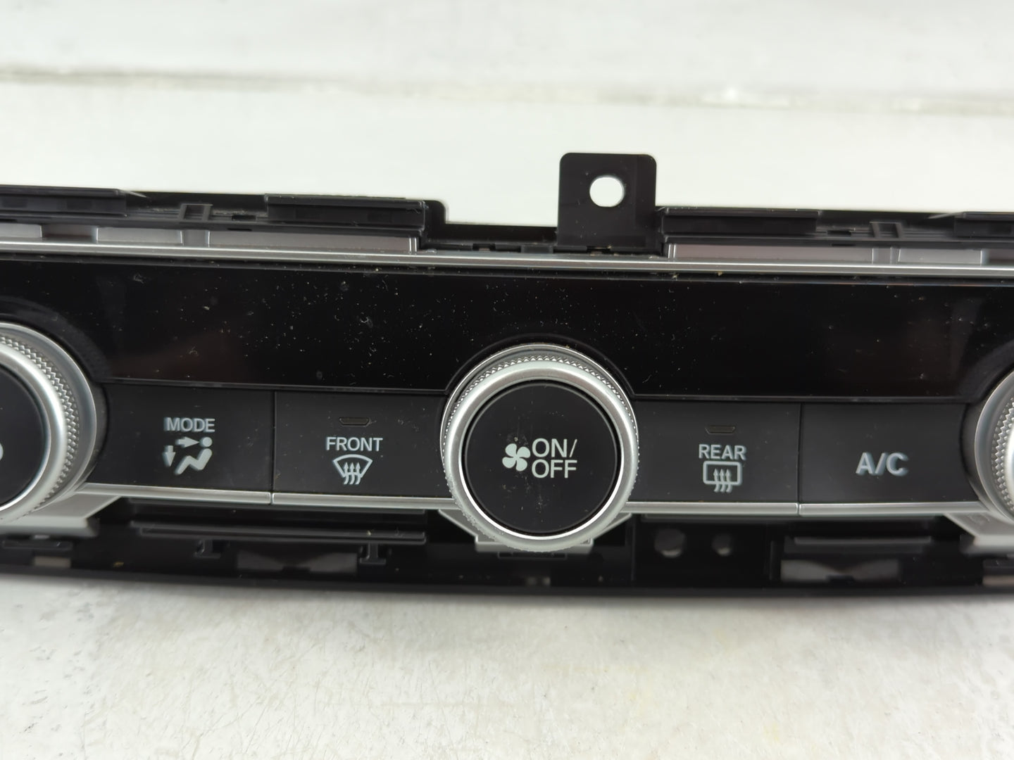 2018-2020 Honda Accord Climate Control Module Temperature AC/Heater Replacement P/N:79610TVAA016M1 Fits Fits 2018 2019 2020 
