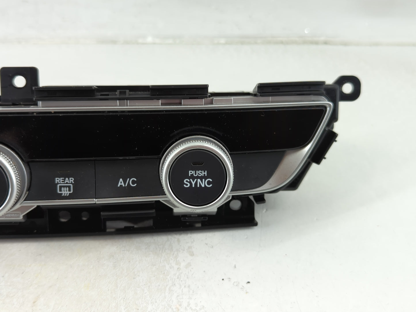 2018-2020 Honda Accord Climate Control Module Temperature AC/Heater Replacement P/N:79610TVAA016M1 Fits Fits 2018 2019 2020 
