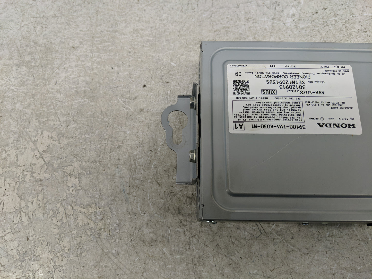 2018-2020 Honda Accord Radio AM FM Cd Player Receiver Replacement P/N:39100-TVA-A030-M1 Fits Fits 2018 2019 2020 OEM Used Au