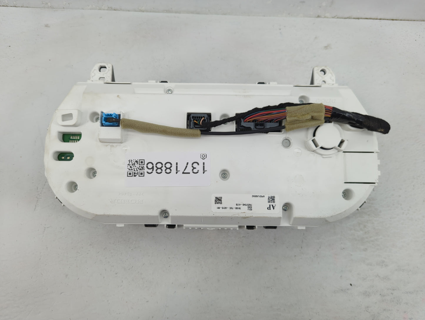 2018-2020 Honda Accord Instrument Cluster Speedometer Gauges P/N:78100-TVC-A215-M1 Fits Fits 2018 2019 2020 OEM Used Auto Pa