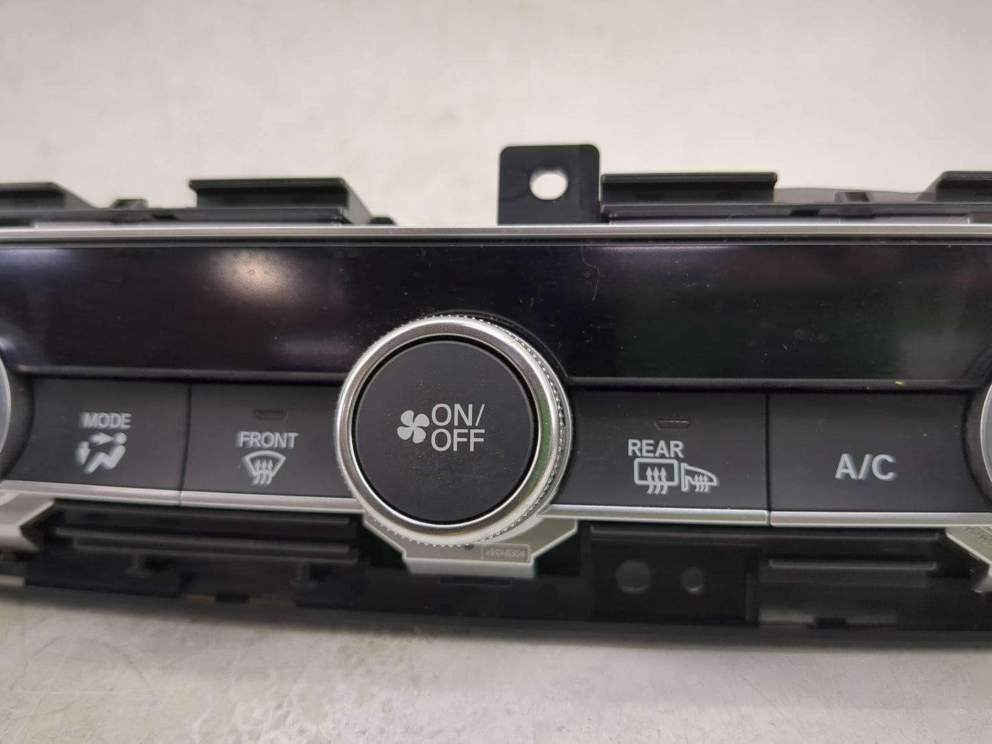 2018-2020 Honda Accord Climate Control Module Temperature AC/Heater Replacement P/N:79610TVAA316M1 Fits Fits 2018 2019 2020 