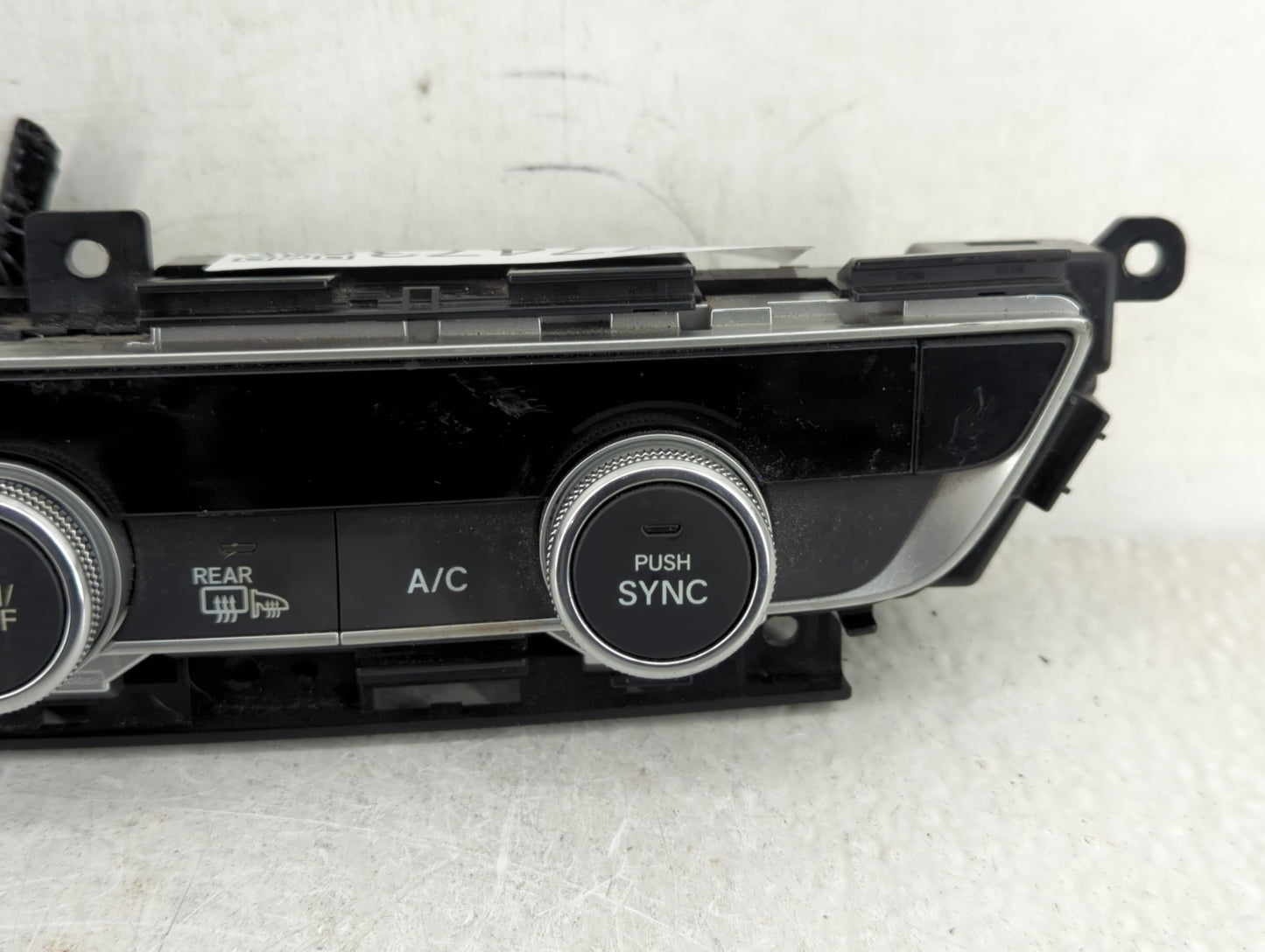 2018-2020 Honda Accord Climate Control Module Temperature AC/Heater Replacement P/N:79610TVAA316M1 Fits Fits 2018 2019 2020 