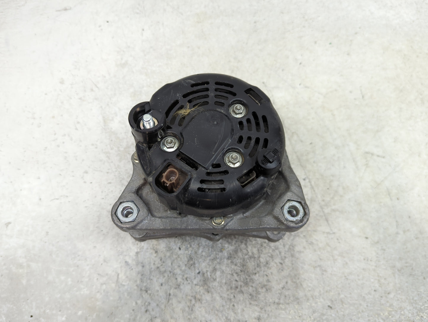 2018-2022 Honda Accord Alternator Replacement Generator Charging Assembly Engine OEM P/N:CSP71 104211-4340 Fits OEM Used Aut