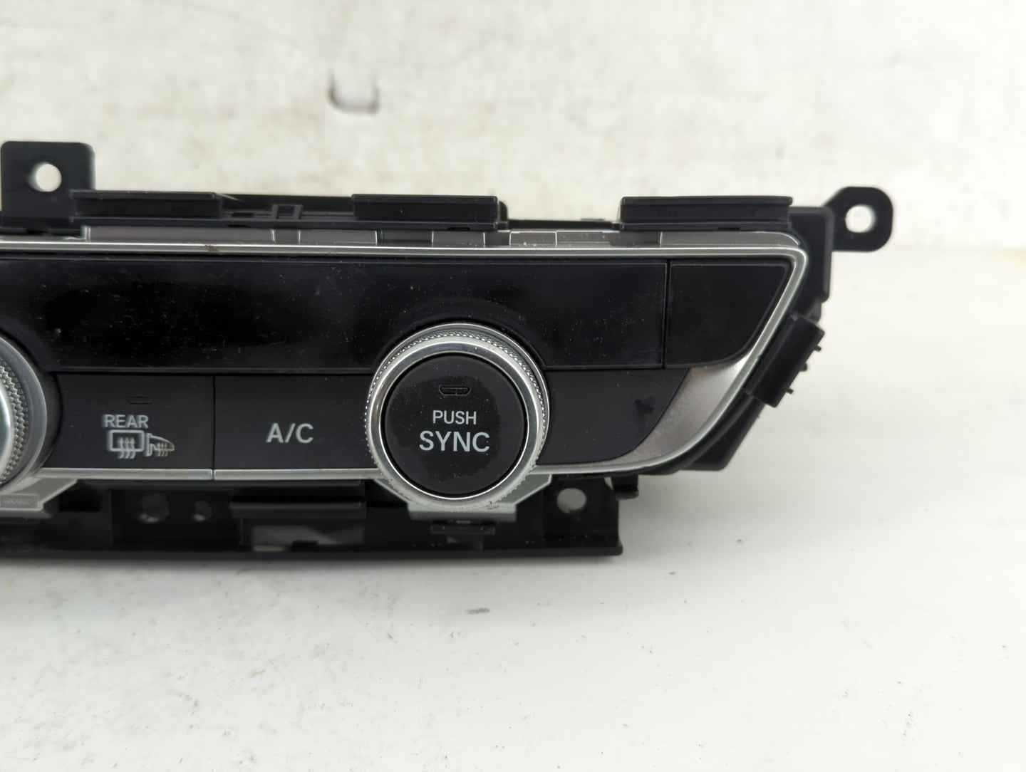 2018-2020 Honda Accord Climate Control Module Temperature AC/Heater Replacement P/N:79610TVAA316M1 Fits Fits 2018 2019 2020 