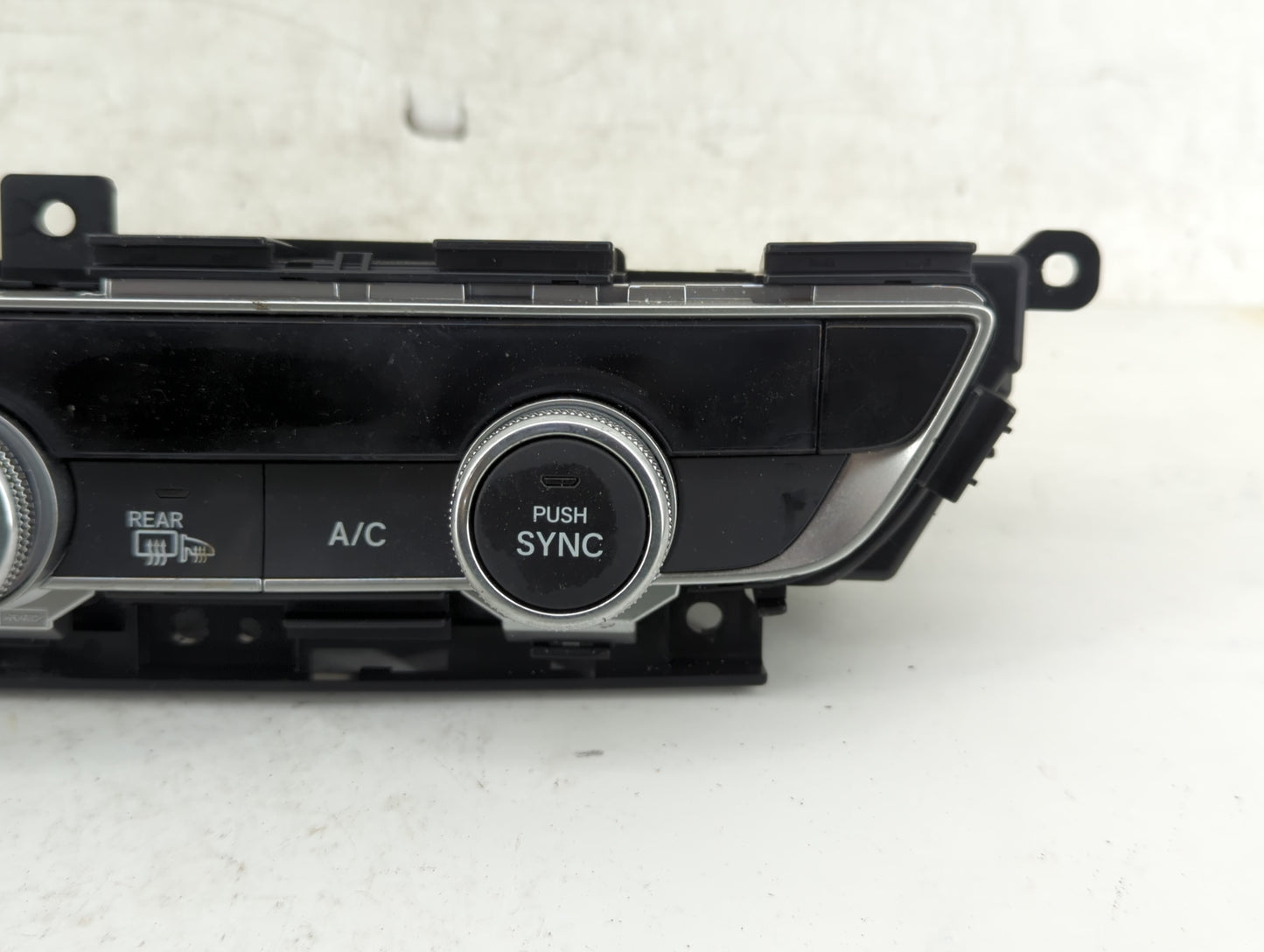 2018-2020 Honda Accord Climate Control Module Temperature AC/Heater Replacement P/N:79610TVAA316M1 Fits Fits 2018 2019 2020 