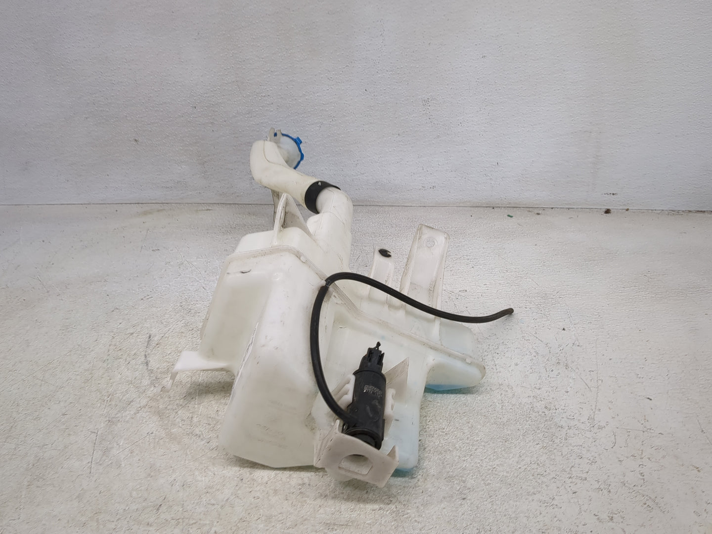 2018-2022 Honda Accord Windshield Washer Fluid Reservoir Bottle Oem - Oemusedautoparts1.com