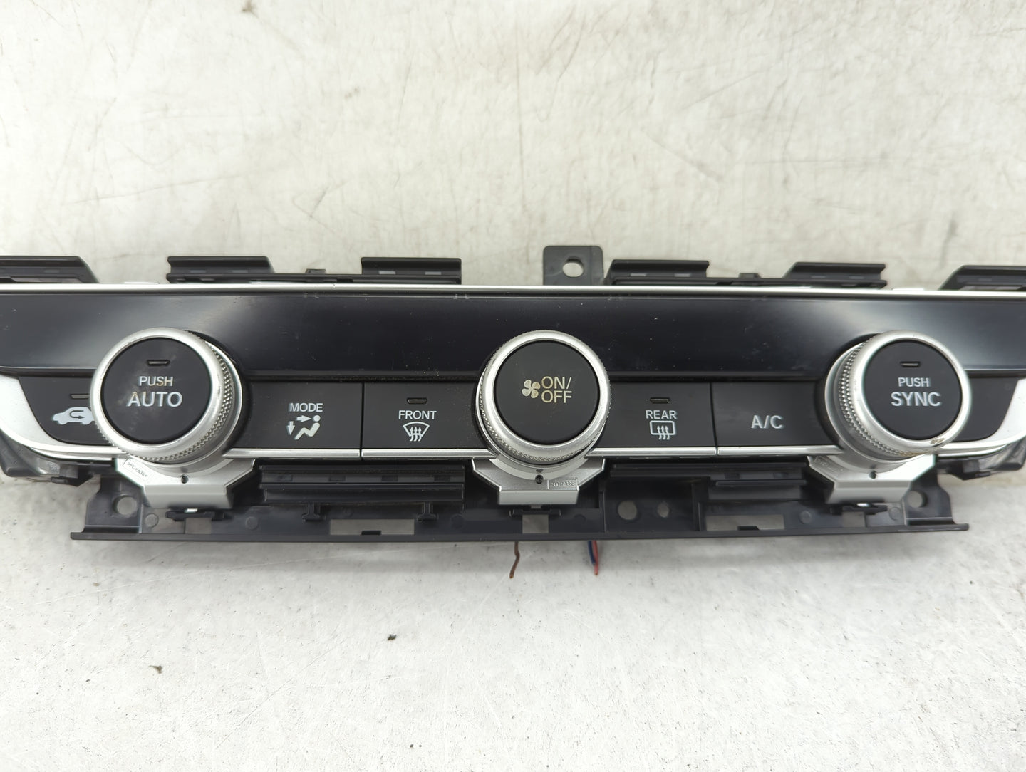 2018-2020 Honda Accord Climate Control Module Temperature AC/Heater Replacement P/N:79610TVAA016M1 Fits Fits 2018 2019 2020 