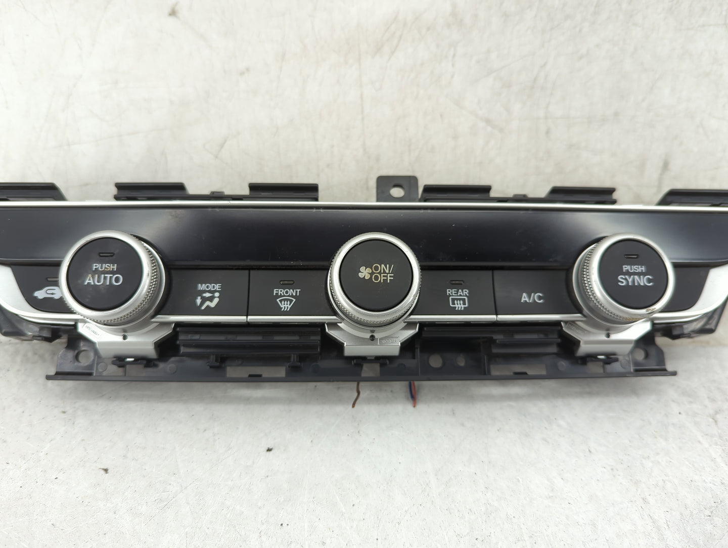 2018-2020 Honda Accord Climate Control Module Temperature AC/Heater Replacement P/N:79610TVAA016M1 Fits Fits 2018 2019 2020 