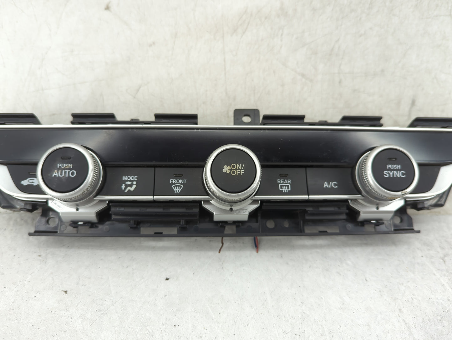 2018-2020 Honda Accord Climate Control Module Temperature AC/Heater Replacement P/N:79610TVAA016M1 Fits Fits 2018 2019 2020 
