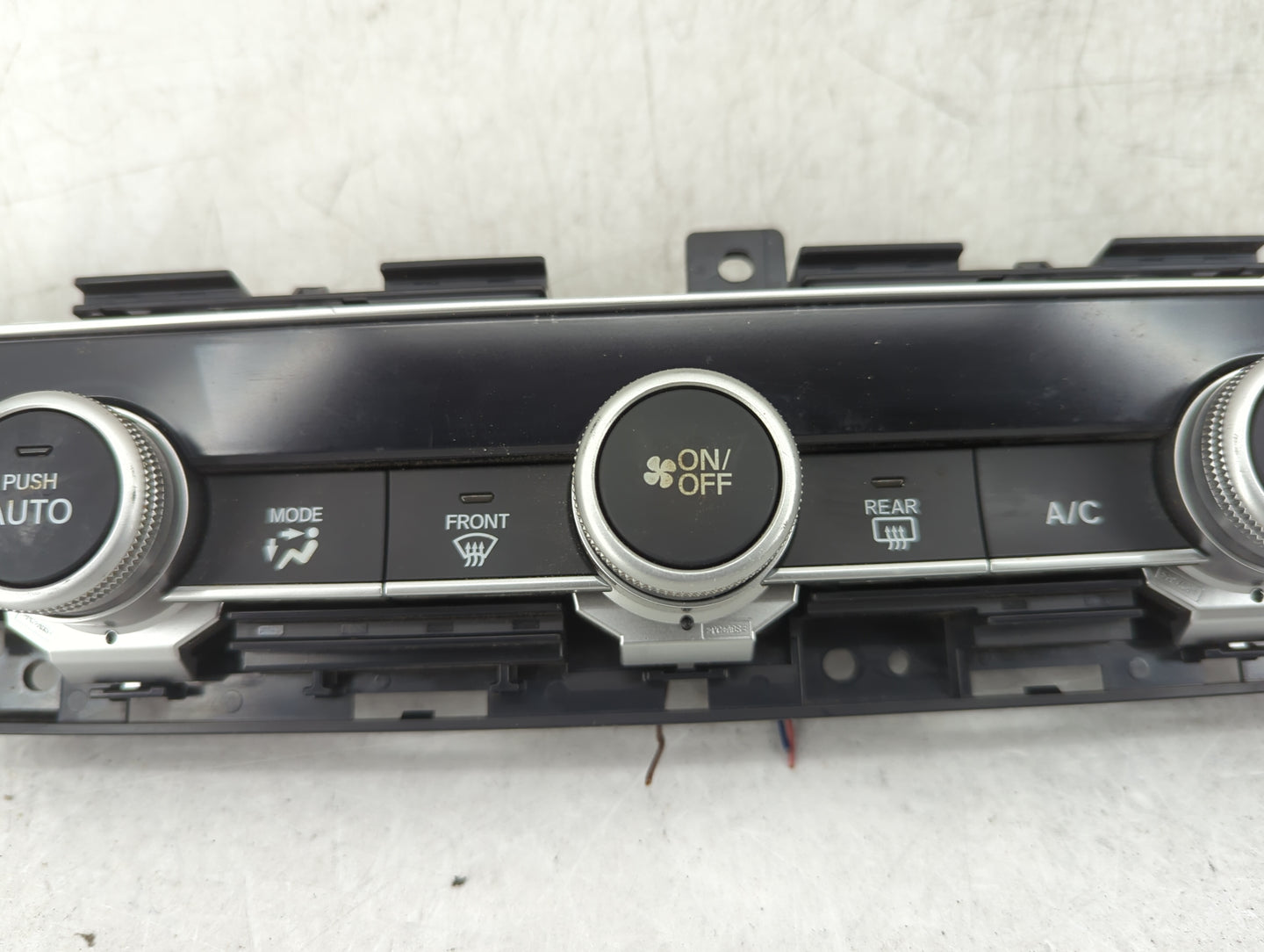 2018-2020 Honda Accord Climate Control Module Temperature AC/Heater Replacement P/N:79610TVAA016M1 Fits Fits 2018 2019 2020 
