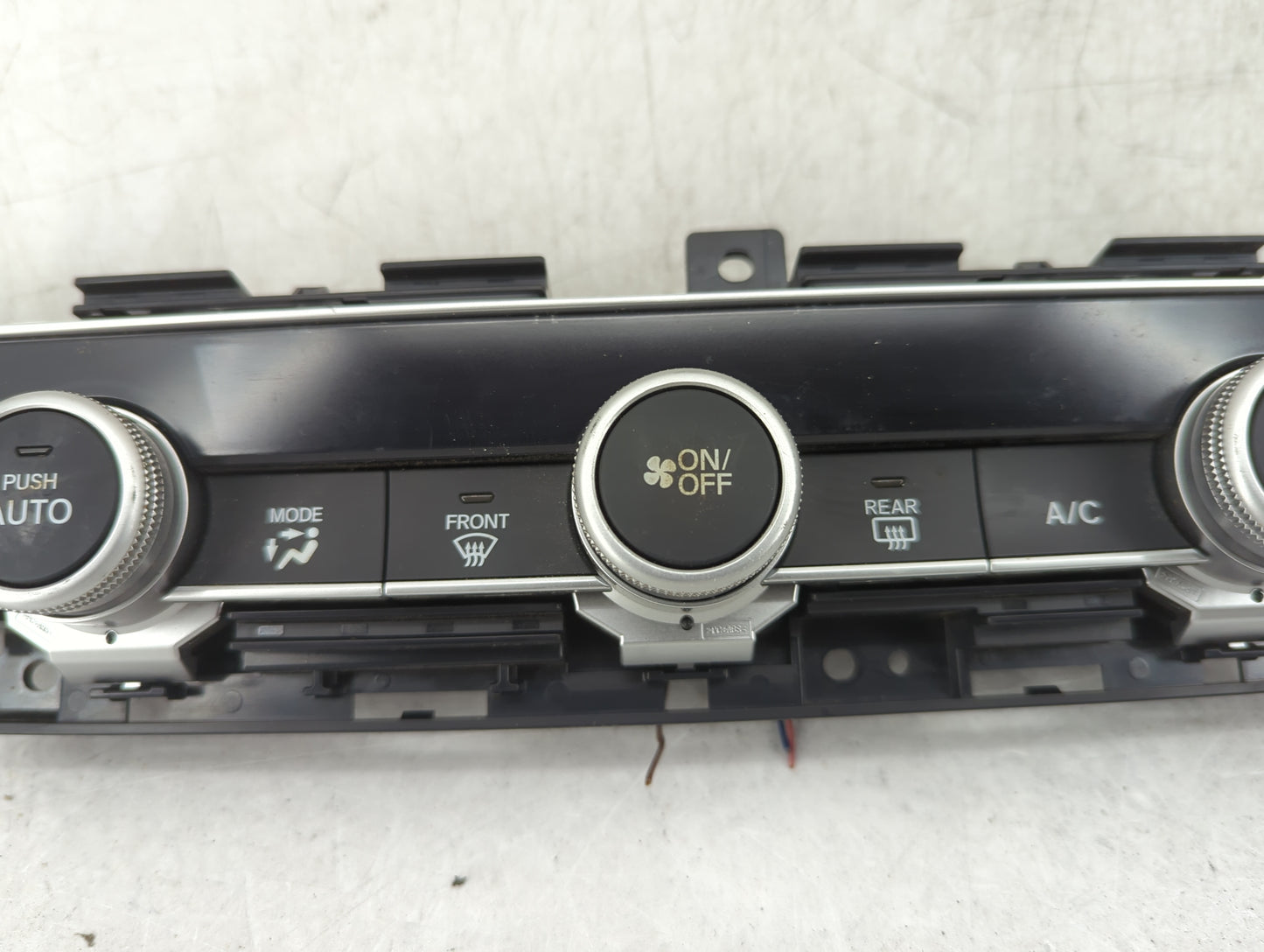 2018-2020 Honda Accord Climate Control Module Temperature AC/Heater Replacement P/N:79610TVAA016M1 Fits Fits 2018 2019 2020 