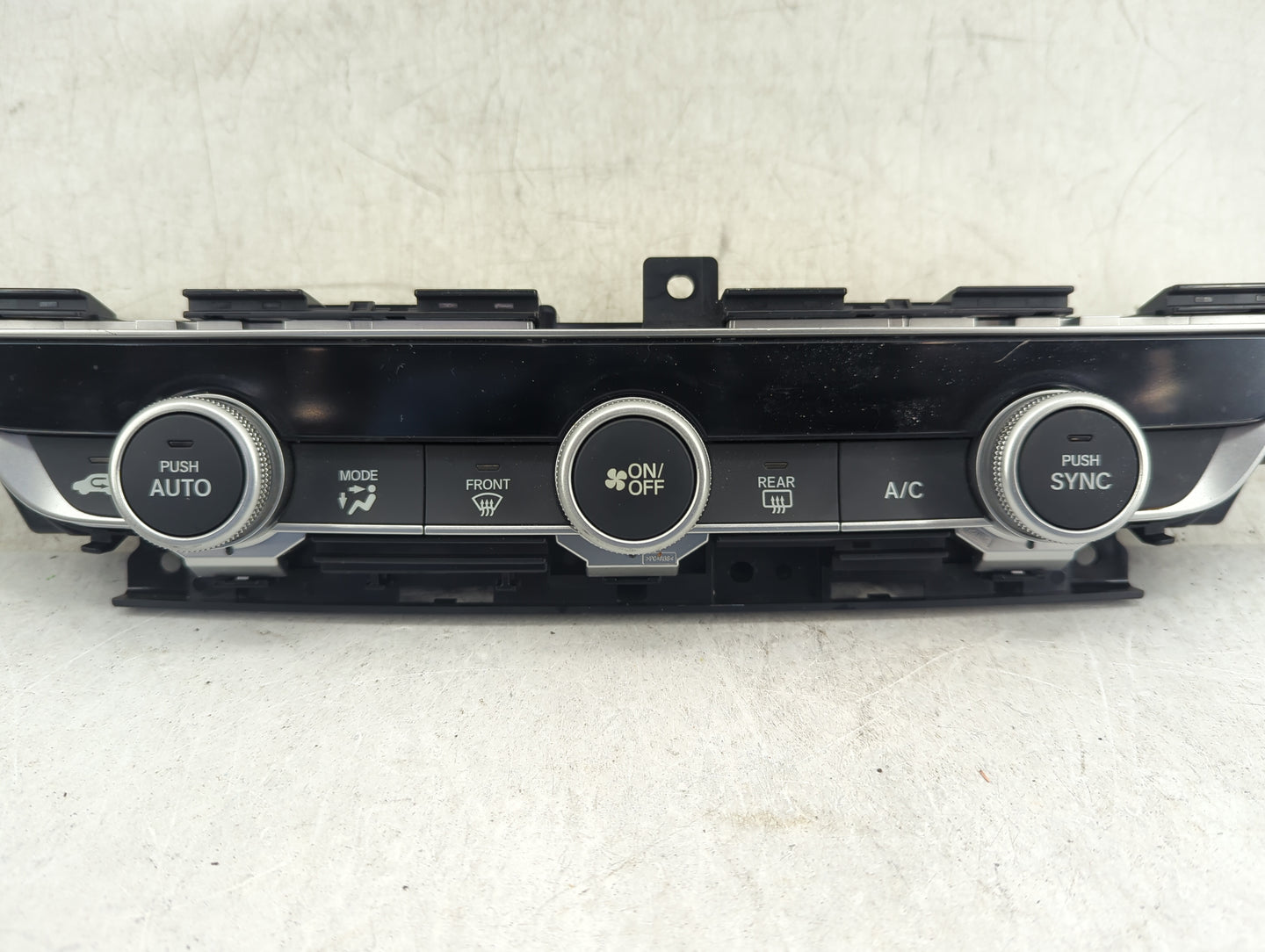 2018-2020 Honda Accord Climate Control Module Temperature AC/Heater Replacement Fits Fits 2018 2019 2020 OEM Used Auto Parts