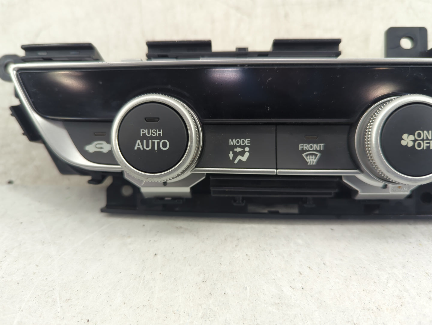 2018-2020 Honda Accord Climate Control Module Temperature AC/Heater Replacement Fits Fits 2018 2019 2020 OEM Used Auto Parts