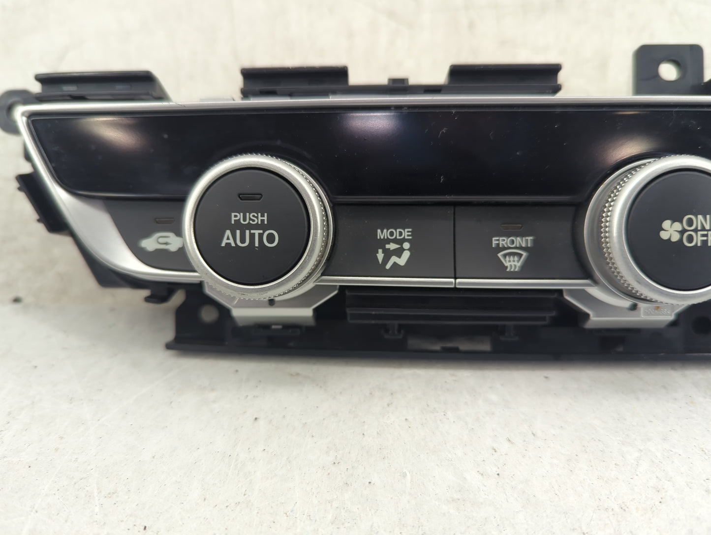 2018-2020 Honda Accord Climate Control Module Temperature AC/Heater Replacement Fits Fits 2018 2019 2020 OEM Used Auto Parts