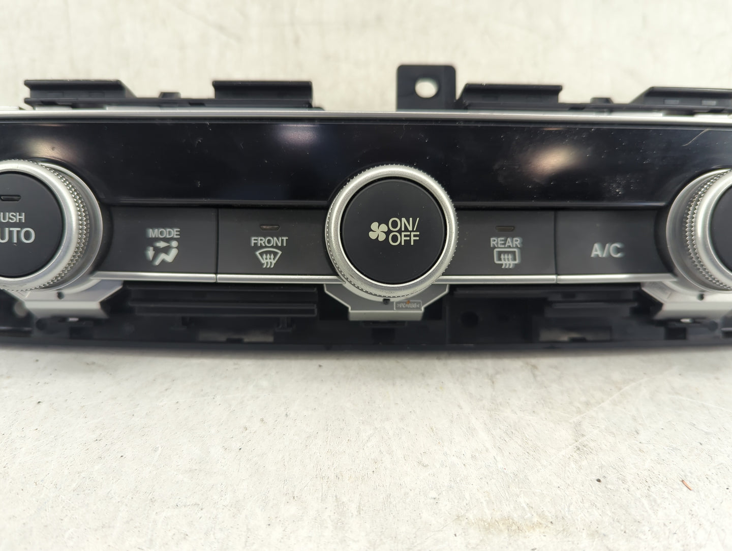 2018-2020 Honda Accord Climate Control Module Temperature AC/Heater Replacement Fits Fits 2018 2019 2020 OEM Used Auto Parts