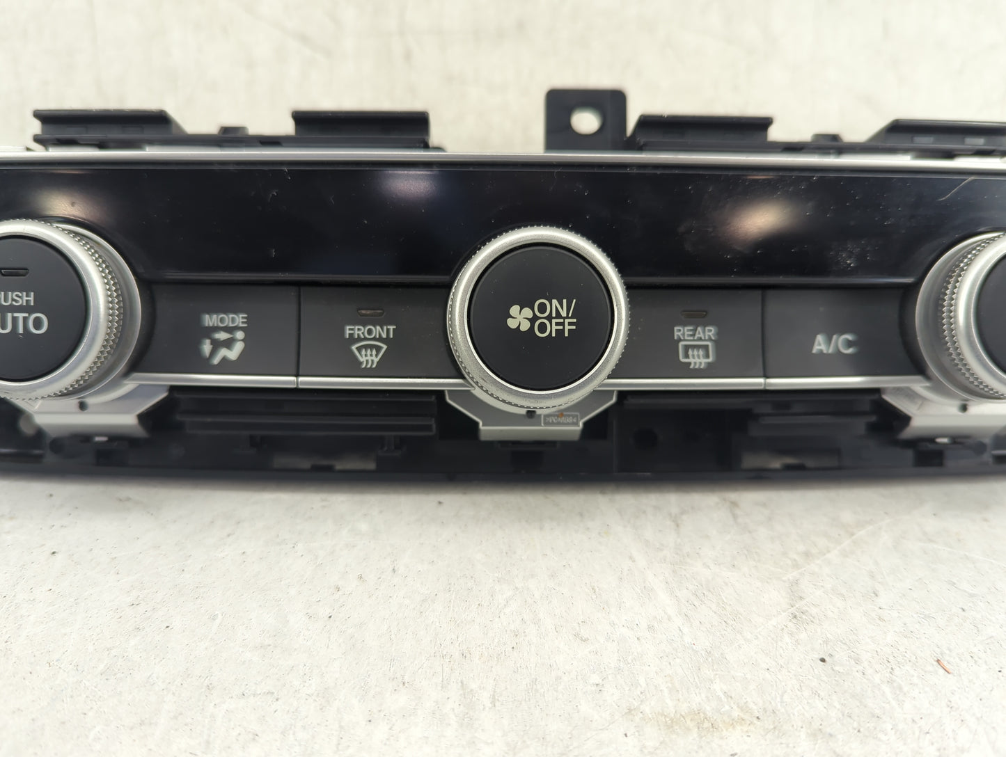 2018-2020 Honda Accord Climate Control Module Temperature AC/Heater Replacement Fits Fits 2018 2019 2020 OEM Used Auto Parts