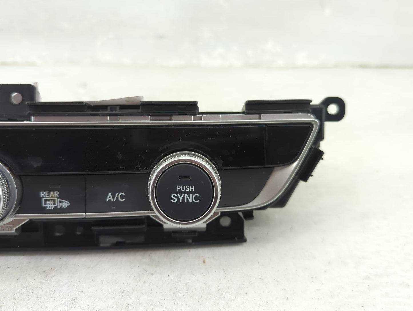 2018-2022 Honda Accord Climate Control Module Temperature AC/Heater Replacement P/N:79610TVAA316M1 Fits OEM Used Auto Parts 