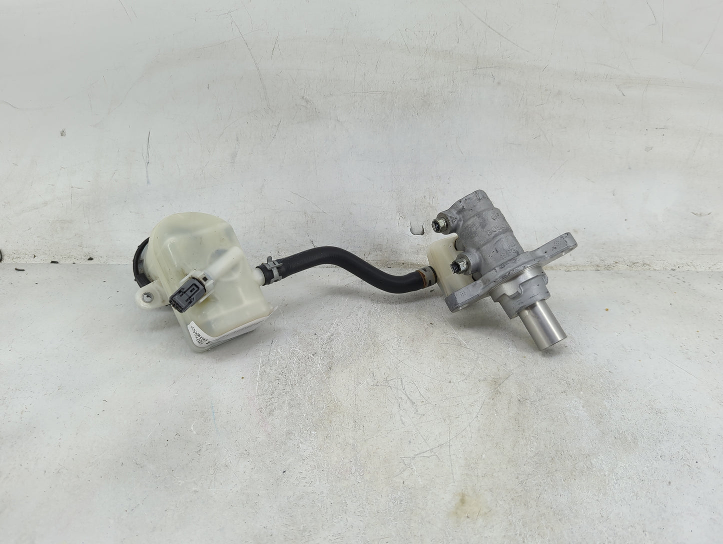 2021-2022 Honda Accord Brake Master Cylinder - Oemusedautoparts1.com
