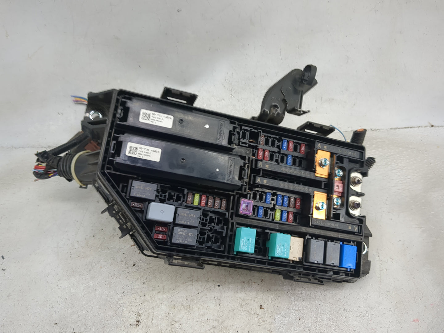 2018-2020 Honda Accord Fusebox Fuse Box Panel Relay Module P/N:38809-TVA-A020 38809-TVA-A120, 50-TVA-A010 Fits Fits 2018 201