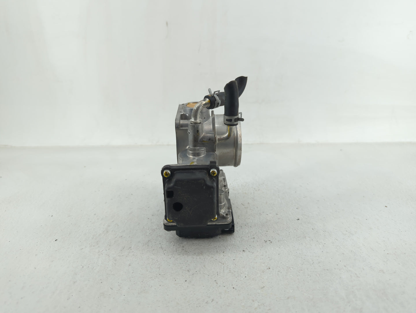 2018-2022 Honda Accord Throttle Body P/N:GMG9A Fits Fits 2016 2017 2018 2019 2020 2021 2022 OEM Used Auto Parts - Oemusedaut